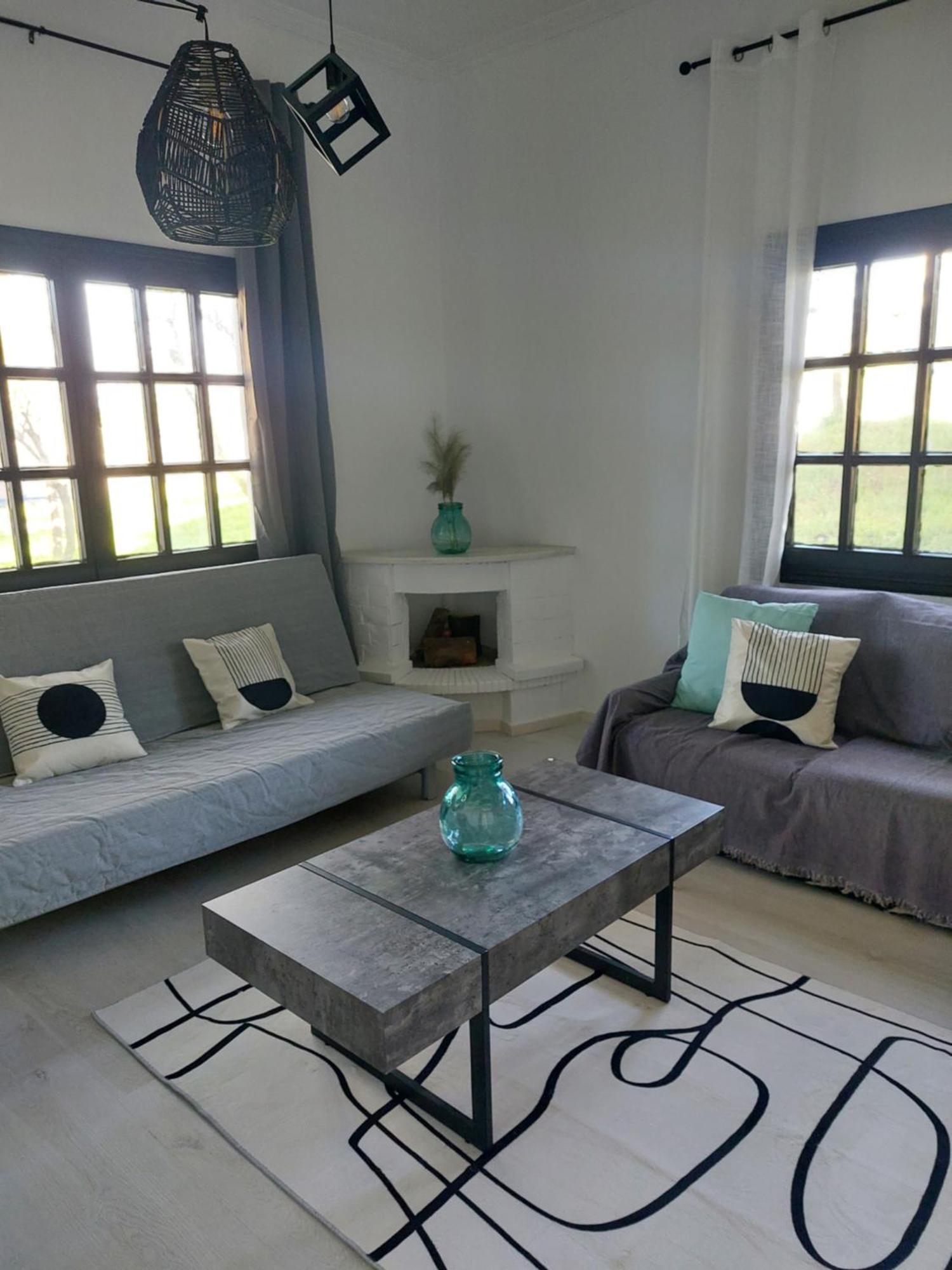 Black N' White Cozy Housegarden 알렉산드로폴리스 외부 사진
