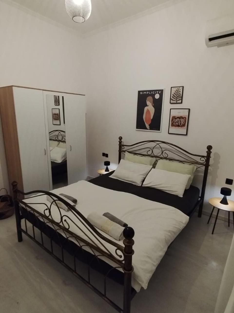 Black N' White Cozy Housegarden 알렉산드로폴리스 외부 사진