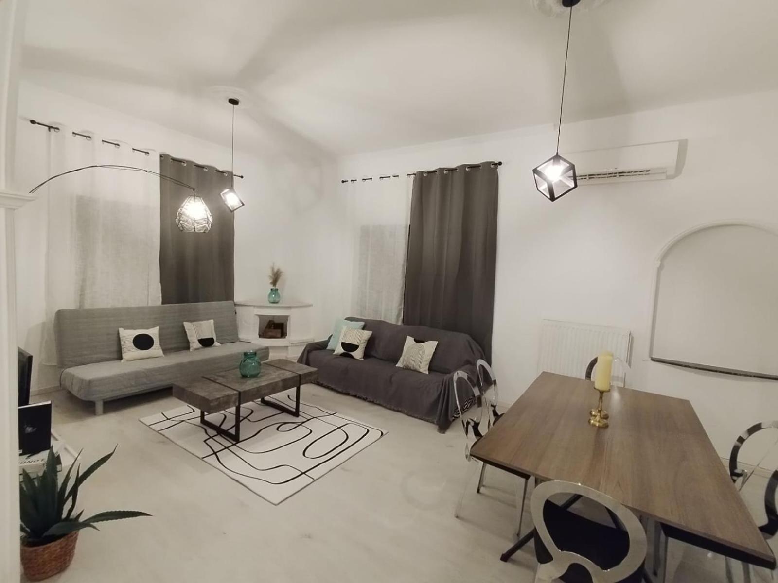 Black N' White Cozy Housegarden 알렉산드로폴리스 외부 사진
