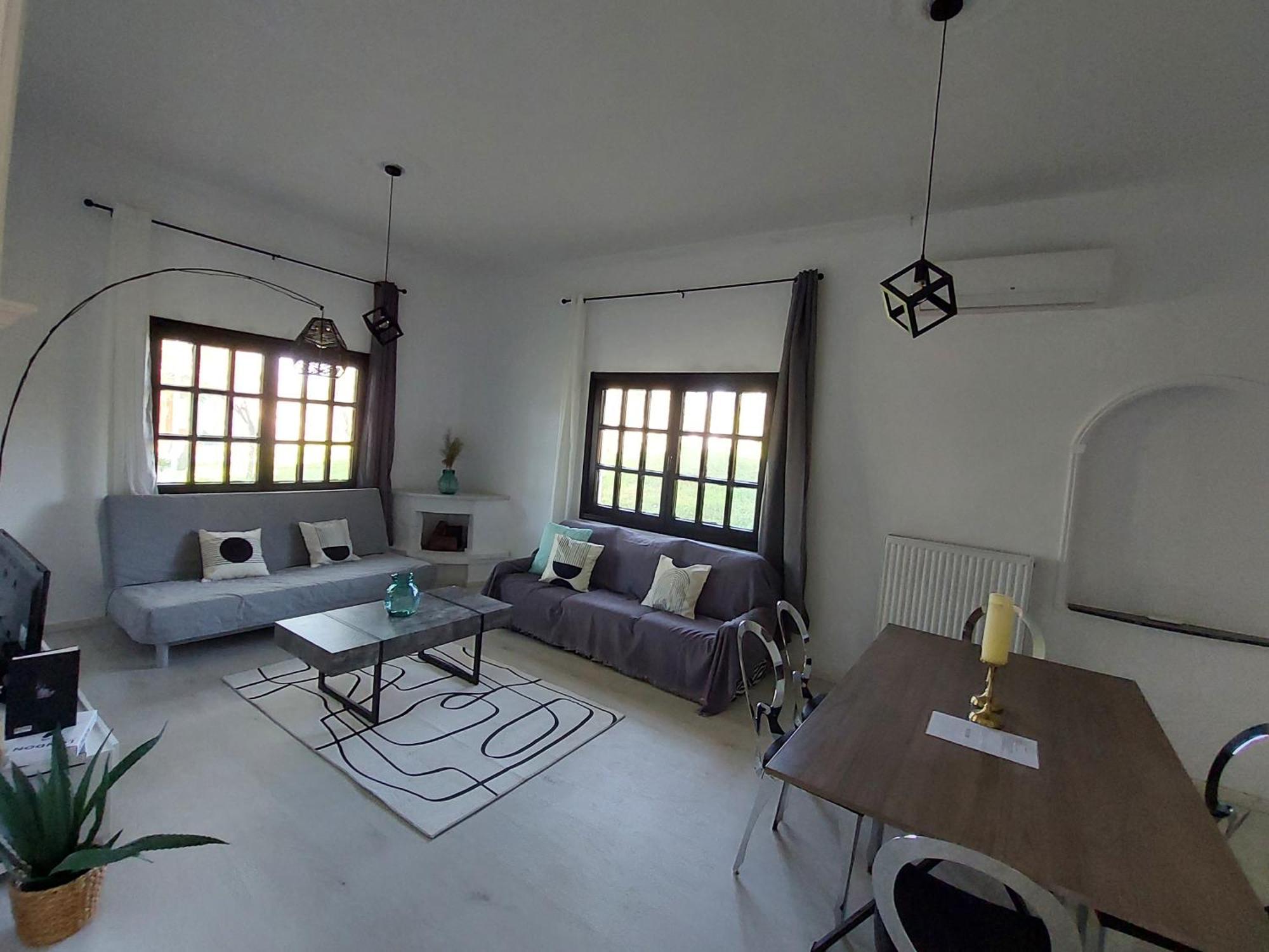 Black N' White Cozy Housegarden 알렉산드로폴리스 외부 사진