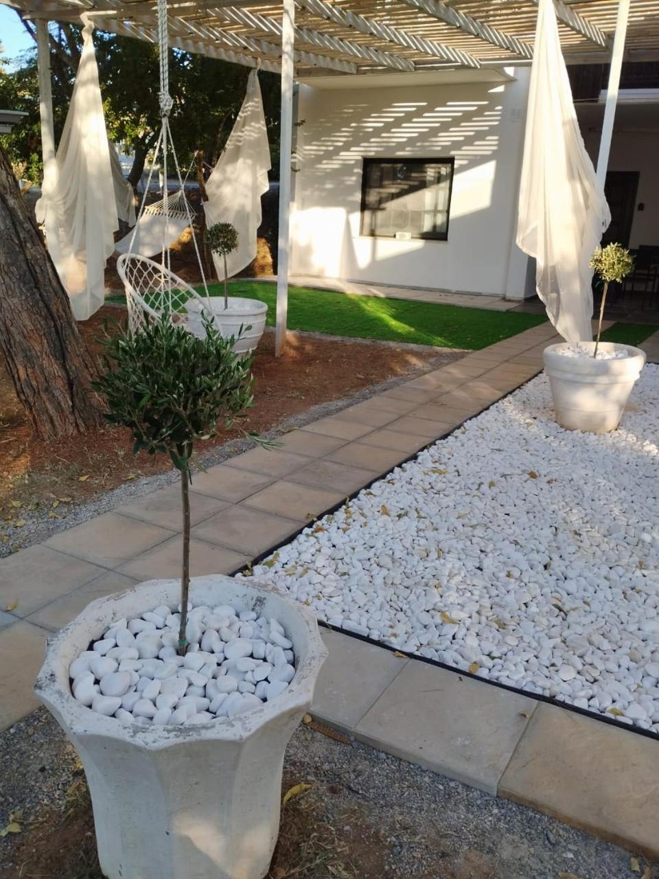 Black N' White Cozy Housegarden 알렉산드로폴리스 외부 사진